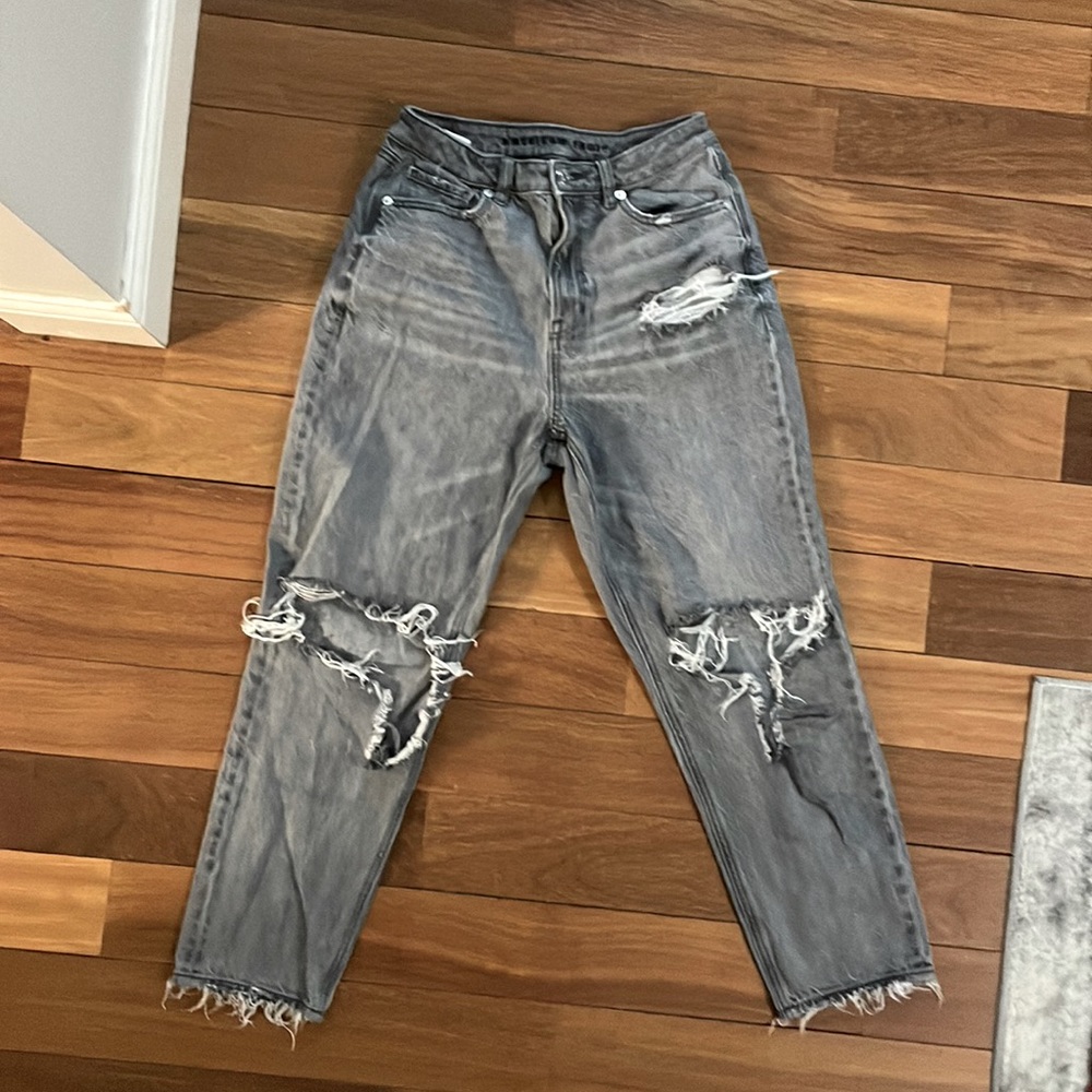 Women’s American Eagle gray holy jeans size 6